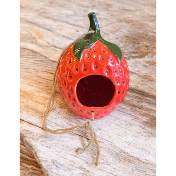 New Red Hanging Outdoor Ceramic Strawberry Shaped Birdhouse Feeder Decor - Picture 1 of 3
